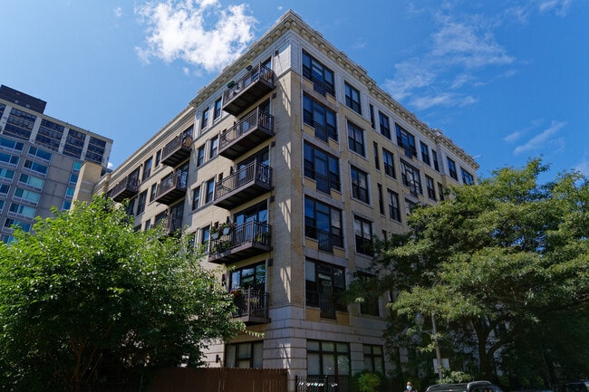 Primary Photo - 811 W Eastwood Ave