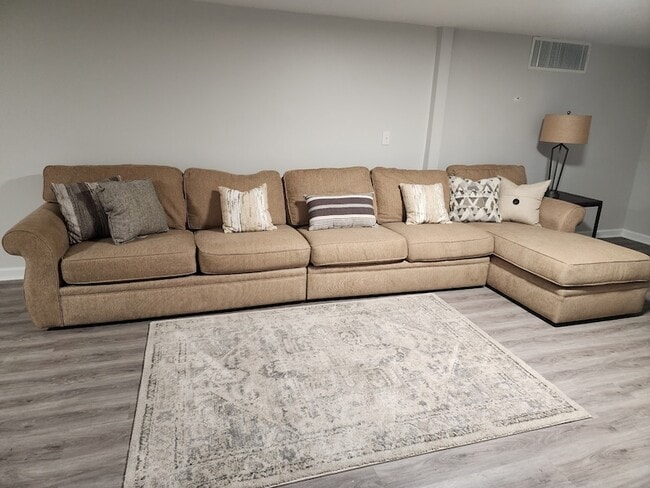 Building Photo - 1215 Trotwood Ave