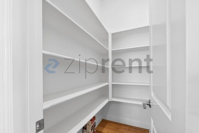 Building Photo - 4112 Dunlap Dr