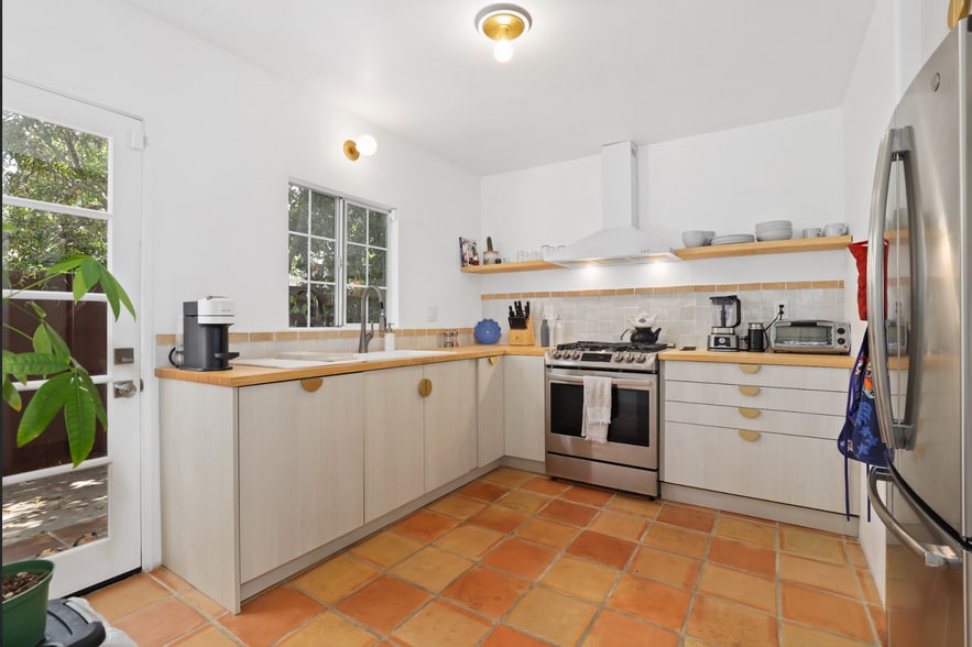 kitchen - 227 N Avenue 50
