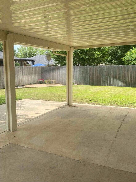 Building Photo - 1630 Cedar Elm Dr