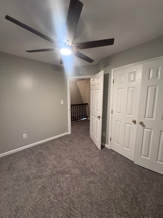 Building Photo - 4218 Queen Victoria Pl