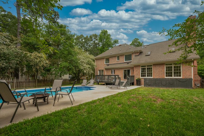 Building Photo - Immaculate Home In Gatling Point!