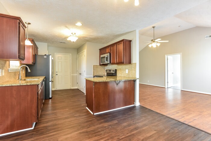 Building Photo - 948 Tom Hailey Blvd