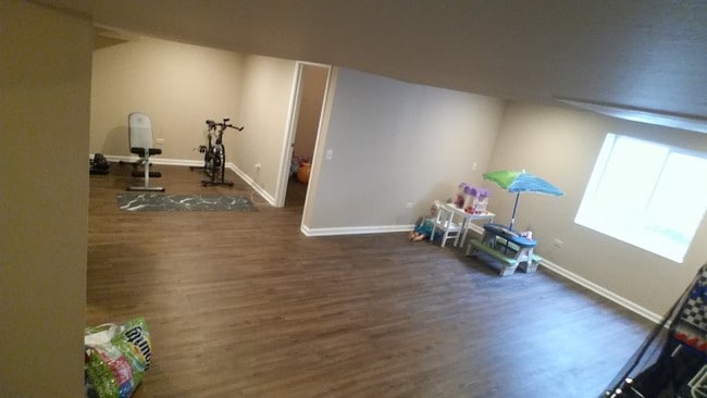 Building Photo - 1034 Ravendale Ct