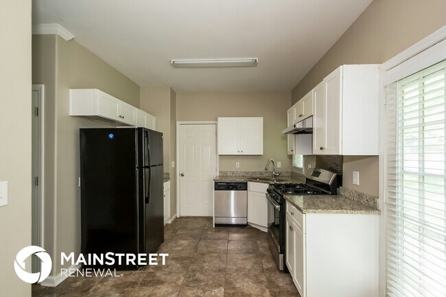 Building Photo - 3124 Green Valley Dr