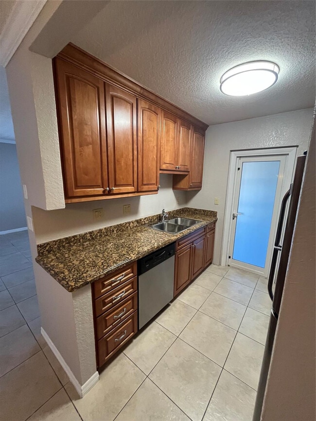 Building Photo - 2020 NE 56th St