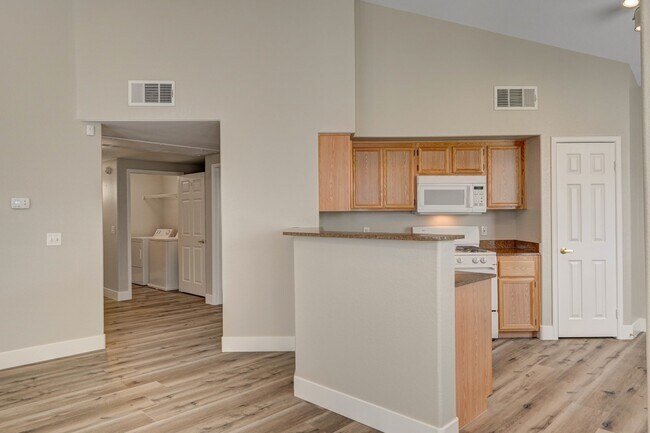 Building Photo - 10550 W Alexander Rd