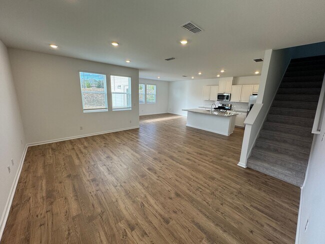 Building Photo - New 5 Bed 3 Bath Home in New Loganville Community!