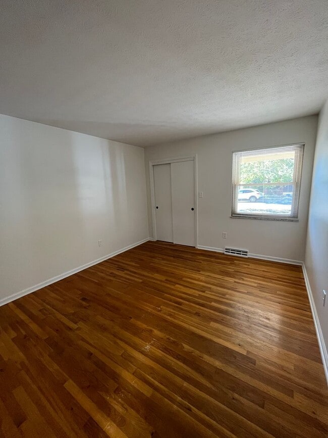 Building Photo - 1644 Durbridge Rd