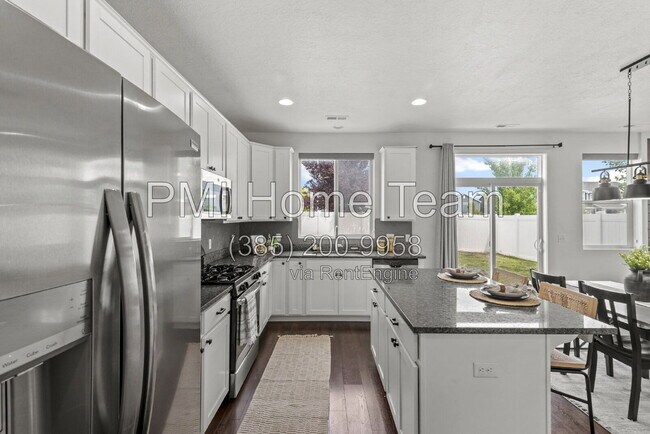 Building Photo - 1812 W Parkview Dr
