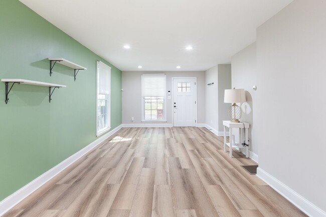 Building Photo - Updated 3bd/2ba Ranch Blocks From Downtown...