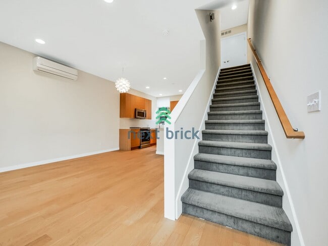 Building Photo - 3 Bed 2.5 Bath Greenwood Home