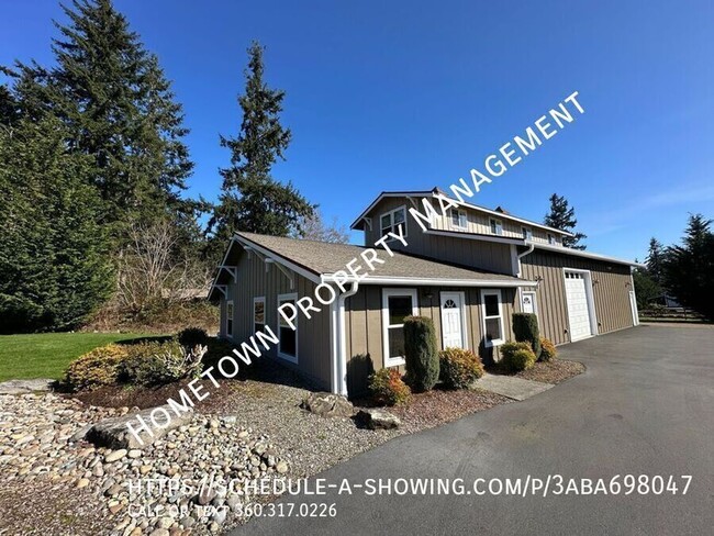 Building Photo - 4047 Legacy Dr NE