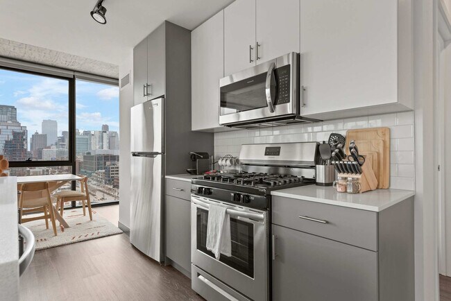 Building Photo - 168 N Elizabeth St