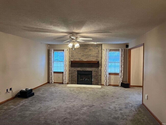 Building Photo - 6655 Oak View Ct