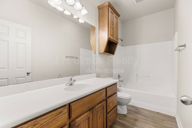 Building Photo - 10015 Amber Cir