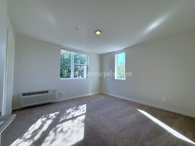 Building Photo - 2nd MONTH RENT FREE! Modern 2 Bedroom, 1.5 Bathroom Apartment