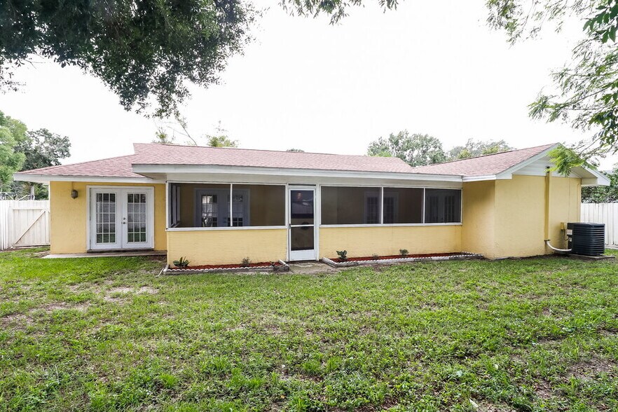 Building Photo - 5503 Bluejay Ln