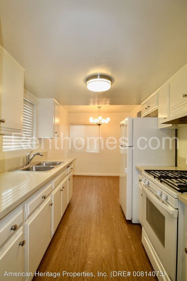 Building Photo - 2 br, 1 bath House - 733 Snapdragon Street