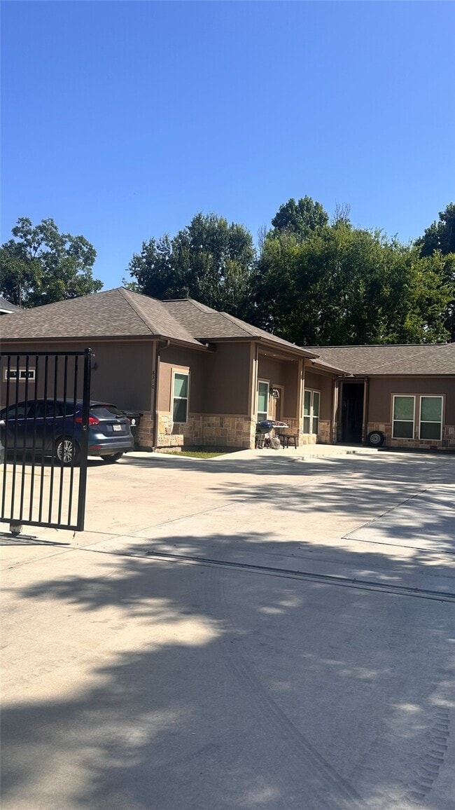 Building Photo - 8310 Williamsdell St