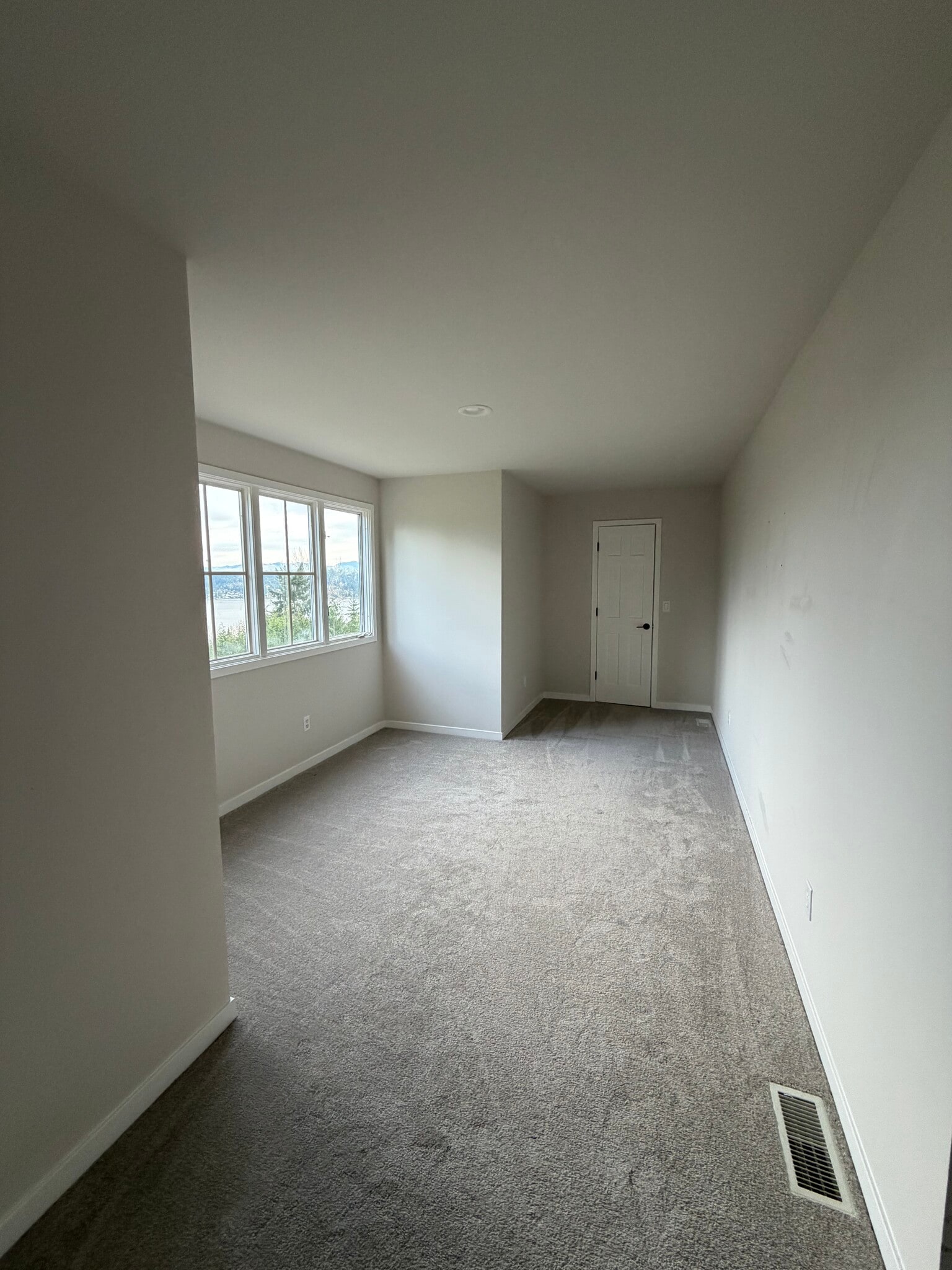 Building Photo - 17203 SE 42nd Pl