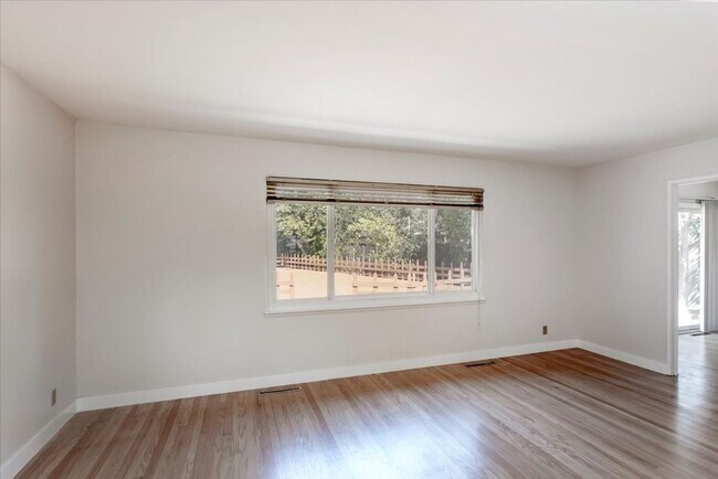 Building Photo - Terrific Sunnyvale Home