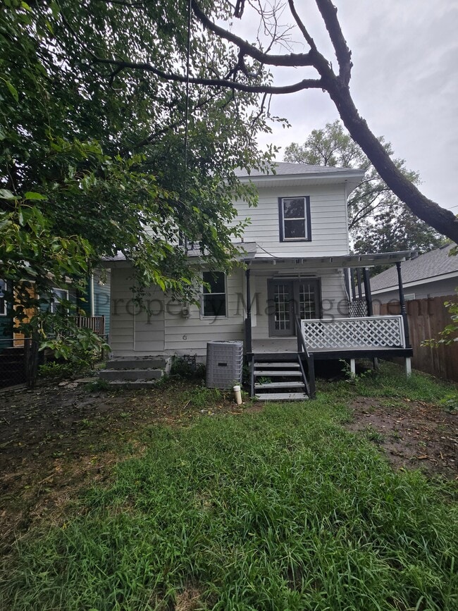 Building Photo - 1305 S Water St
