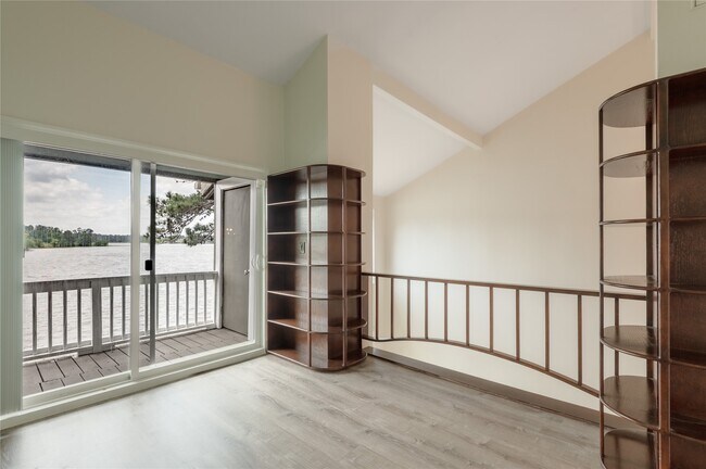 Building Photo - 208 Waters Edge