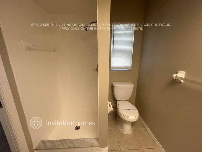 Building Photo - 5244 SW 19th Pl