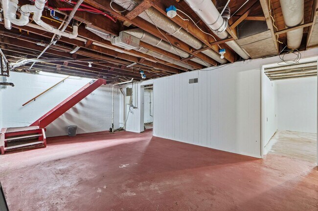 Building Photo - 714-716 Packard Ave