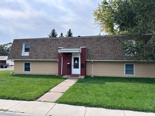 Building Photo - 820 Hot Springs Ave