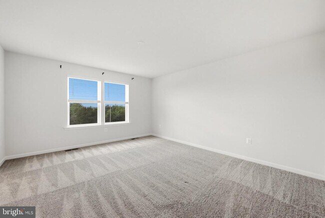 Building Photo - 102 Curtain Fall Dr