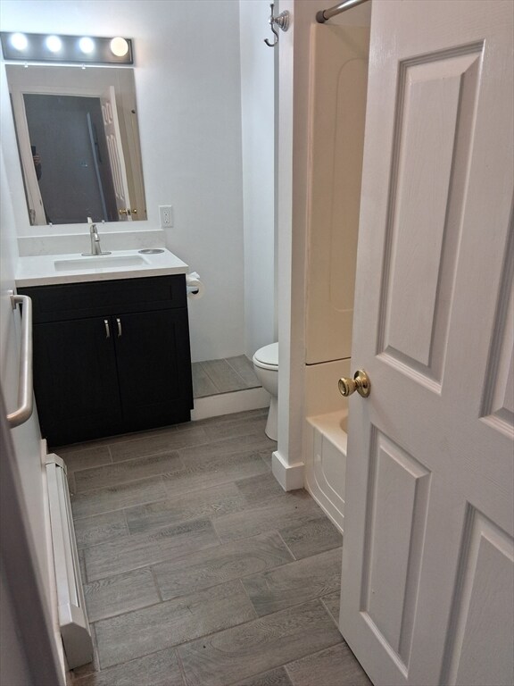 Building Photo - 16 Mason St