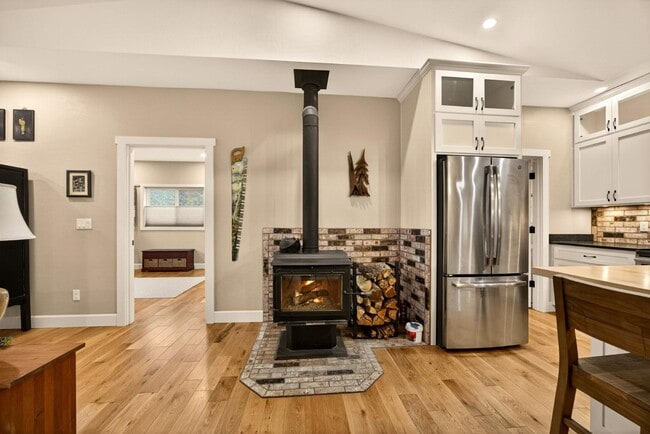 Building Photo - 860 Humbug Creek Rd