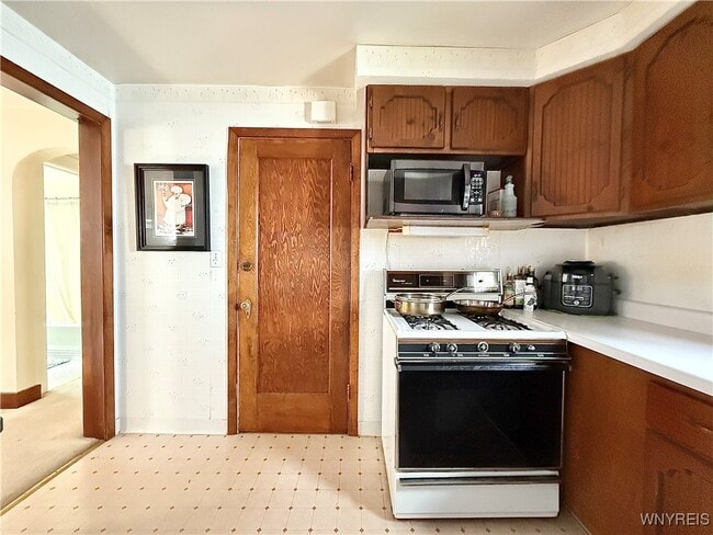 Building Photo - 245 Hamilton Dr