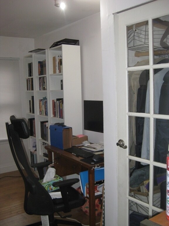 Building Photo - 45 Wellesley Park