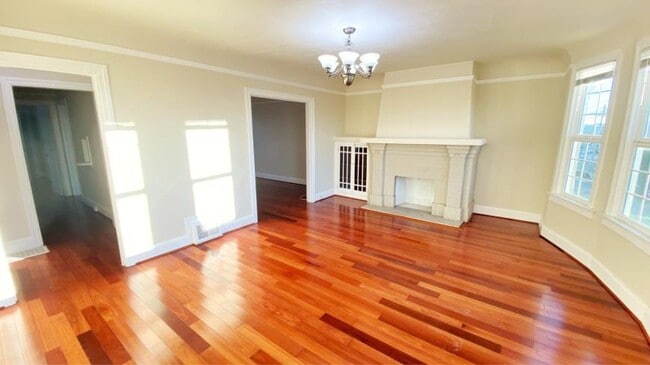 Building Photo - 2 bedroom in San Francisco CA 94116