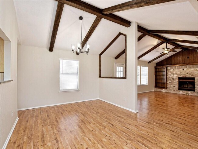 Building Photo - 604 Hill Cove