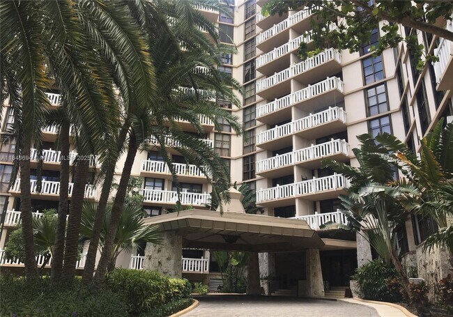 Building Photo - 1111 Crandon Blvd