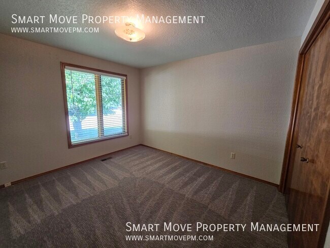 Building Photo - 3312 S Norfolk Way