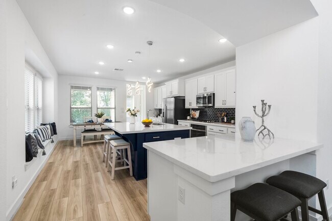 Building Photo - 21500 Jordan Pond Ridge