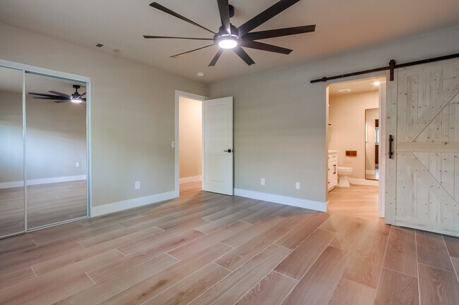 Building Photo - 1204 Palomar Pl