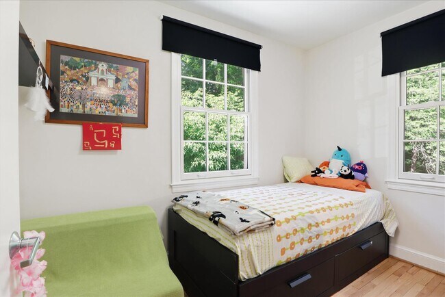 Building Photo - 3221 Coquelin Terrace