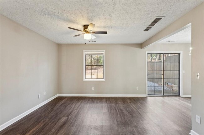 Building Photo - 752 Barnes Mill Trace NE