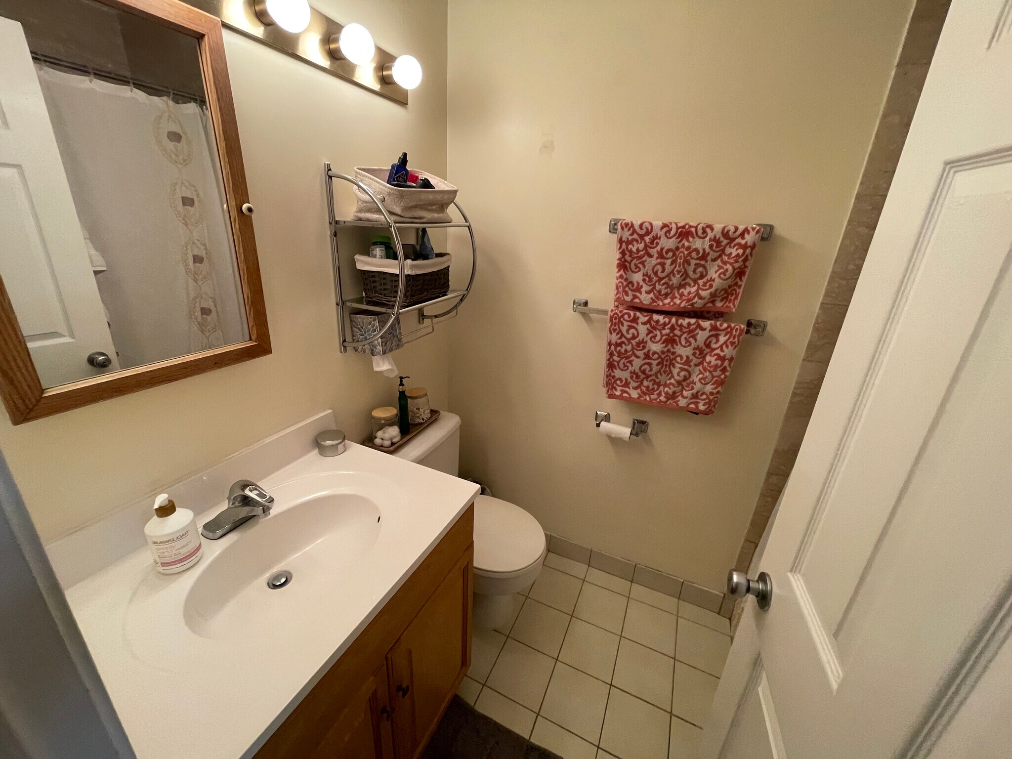 Building Photo - 147 Kelton St