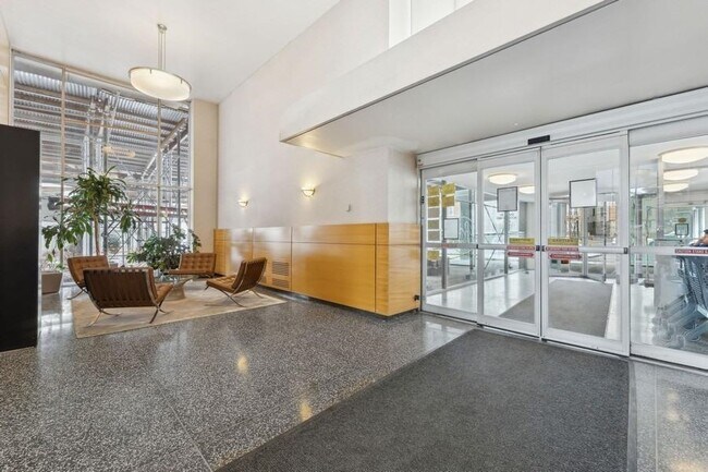 Building Photo - 6040 Boulevard E-3L-3L