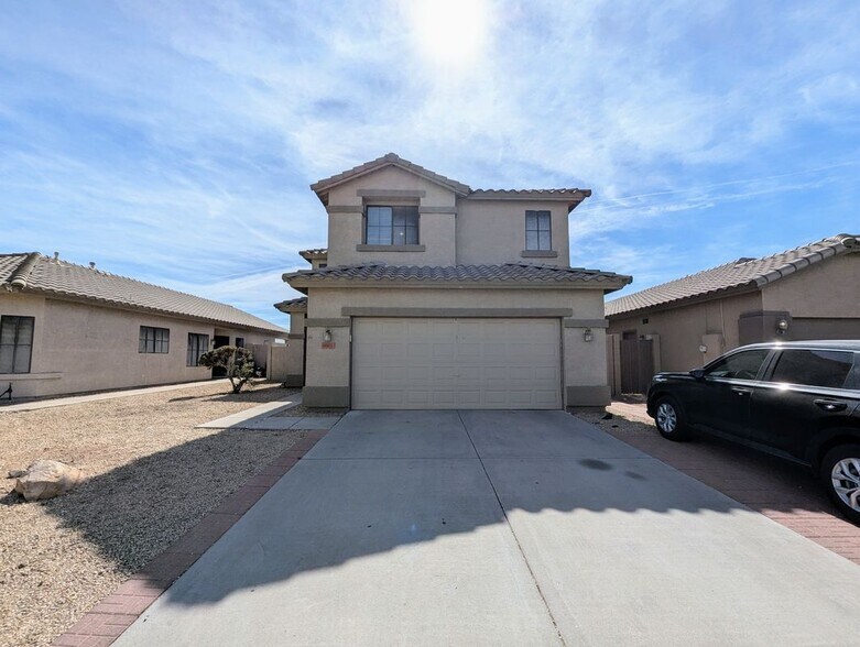 Primary Photo - 8861 W Paradise Dr