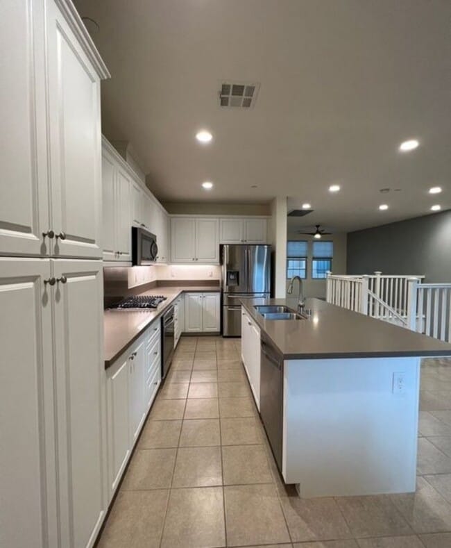 Building Photo - 174 Jaripol Cir