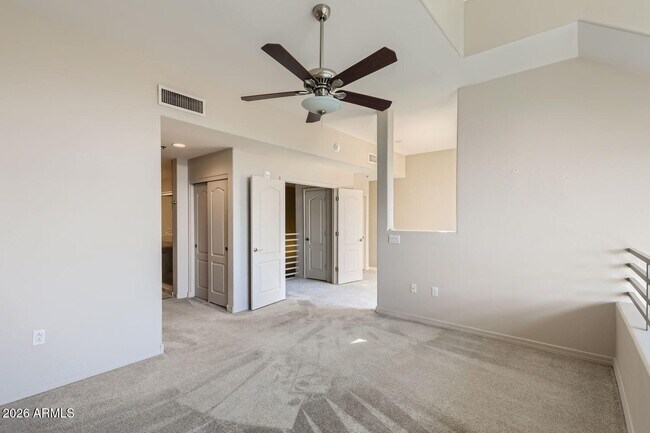 Building Photo - 17 W Vernon Ave